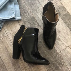 OFFERS WELCOME Zara ankle zipper booties
